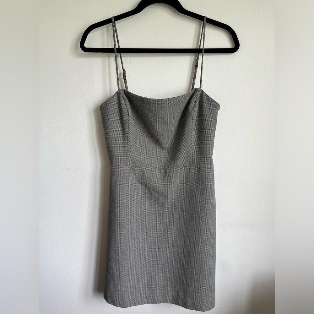 Aritzia Wilfred New Classic 90s Spaghetti Straps Mini Dress - Black White - US 8